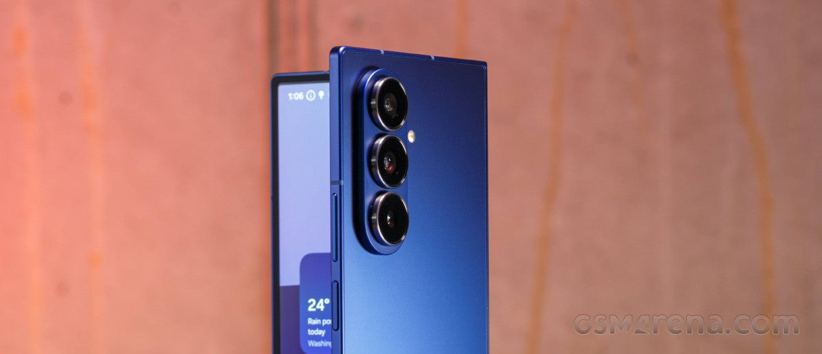 Samsung, yeni geniş katlanabilir telefonundan bir milyon adet satmayı planlıyor