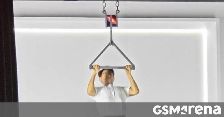 Honor Magic V6'nın Menteşesi Dayanıklılığıyla Şaşırtıyor