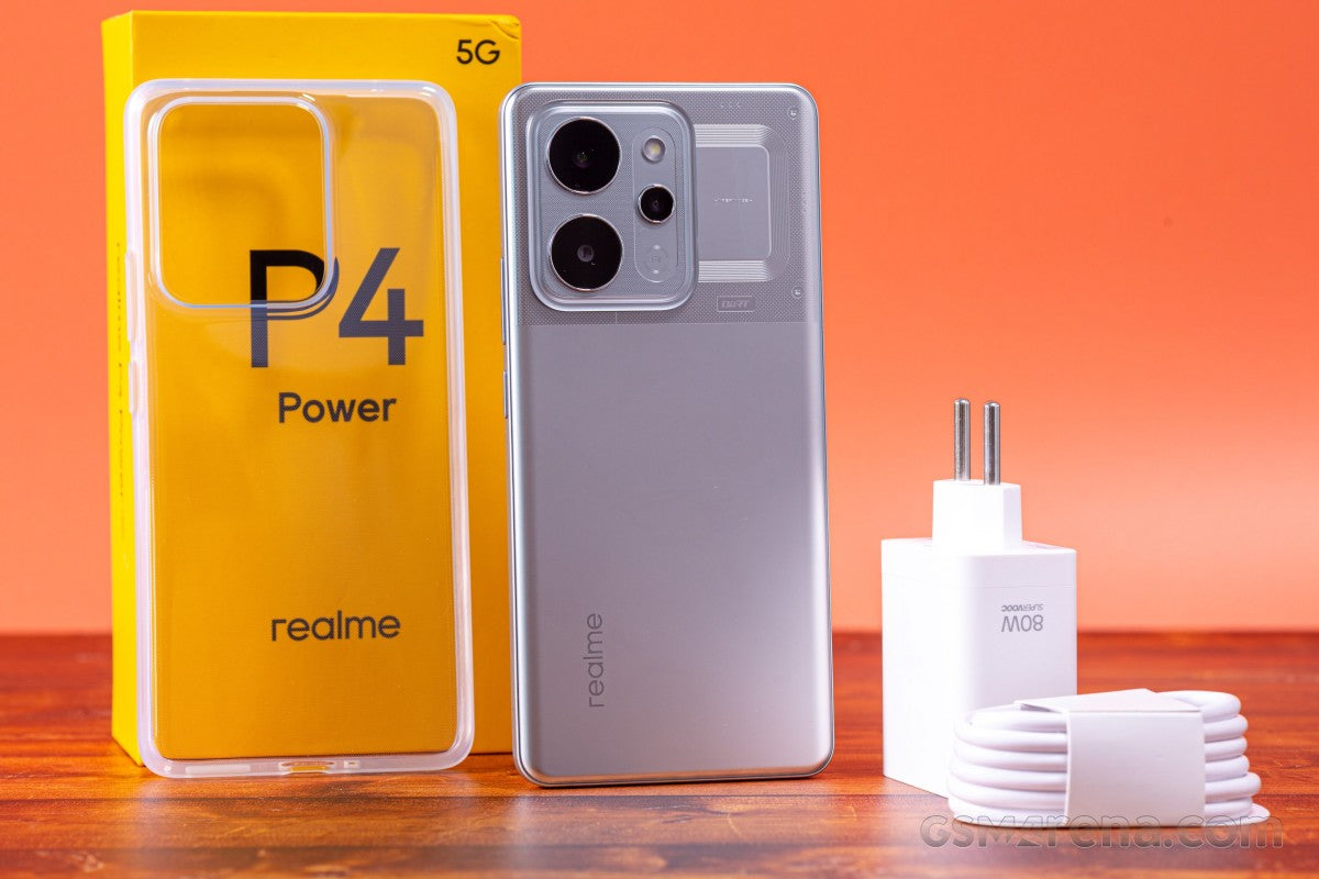 Realme P4 Power'in kutu açılışı
