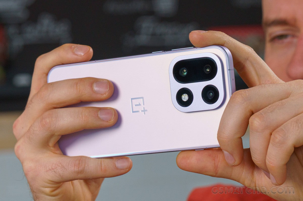 OnePlus 15 nihayet ABD'ye geliyor, iniş zamanı burada