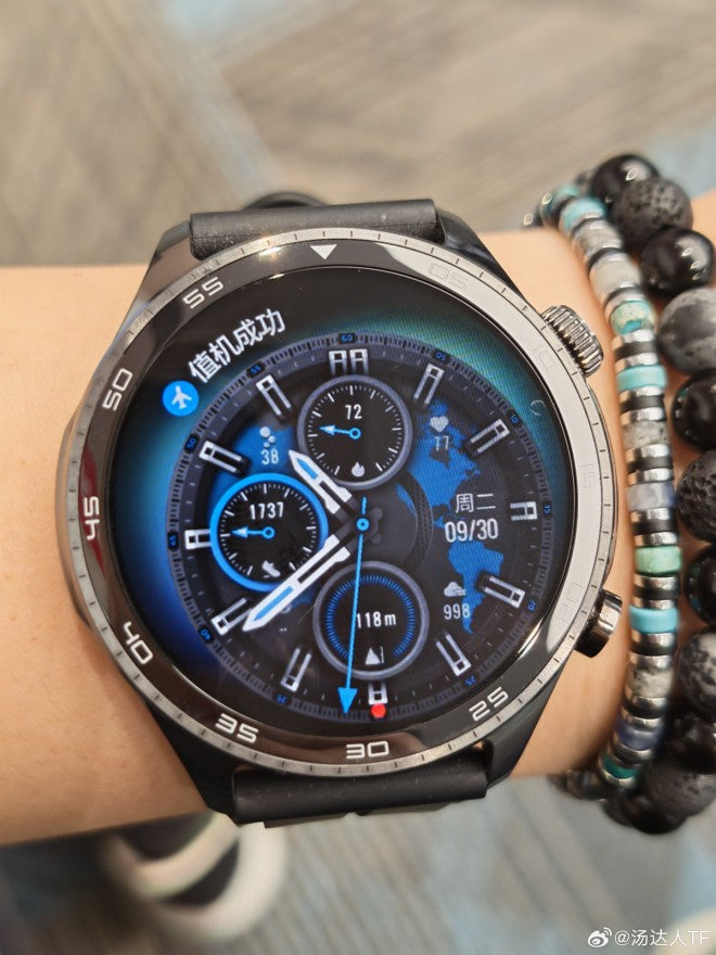 Honor Watch 5 Pro'nun fotoğrafı, yönetici tarafından paylaşıldı, check-in hatırlatma özelliğini gösteriyor