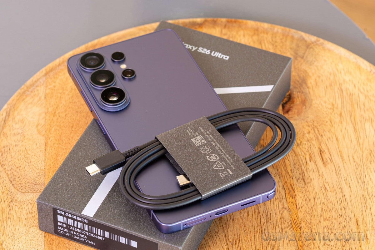 Samsung Galaxy S26 Ultra incelemesi için geldi