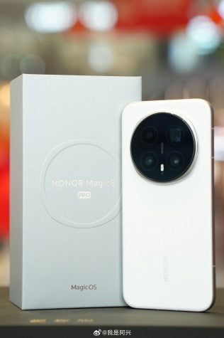 Honor Magic8 Pro beyaz renkte sızdırıldı