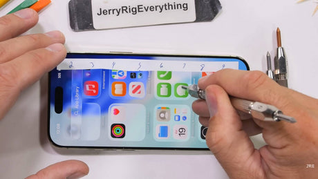 iPhone Air vs. bükülme testi: Apple'ın ince 5.6mm telefonu hayatta kalabilir mi?