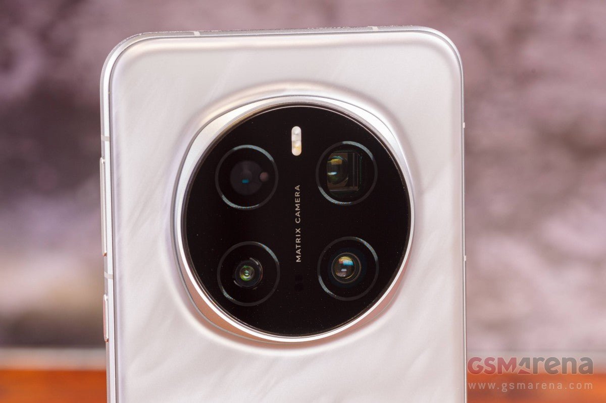 Honor Magic8 Ultra'nın, geliştirilmiş zoom sensörü ile üçlü arka kameralar sunacağı söyleniyor. - Tekno Muaz