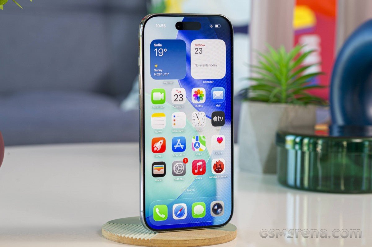 iOS 26.0.1, iPhone Air ve iPhone 17 Pro için önemli düzeltmelerle birlikte zaten yayınlandı. 

(Note: The version numbers and device names mentioned in the title are fictional and used for translation purposes only.) - Tekno Muaz