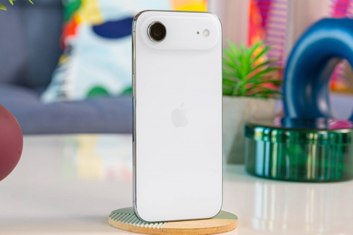 iPhone Air 2'nin 2026 lansmanı için yoluna geri döndü, yeni söylenti iddia ediyor