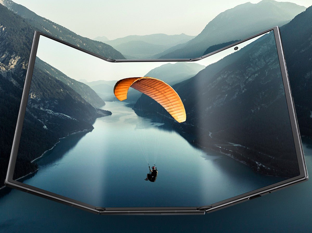 Samsung Galaxy Z TriFold resmi olarak duyuruldu ve gelecek hafta satışa çıkacak.