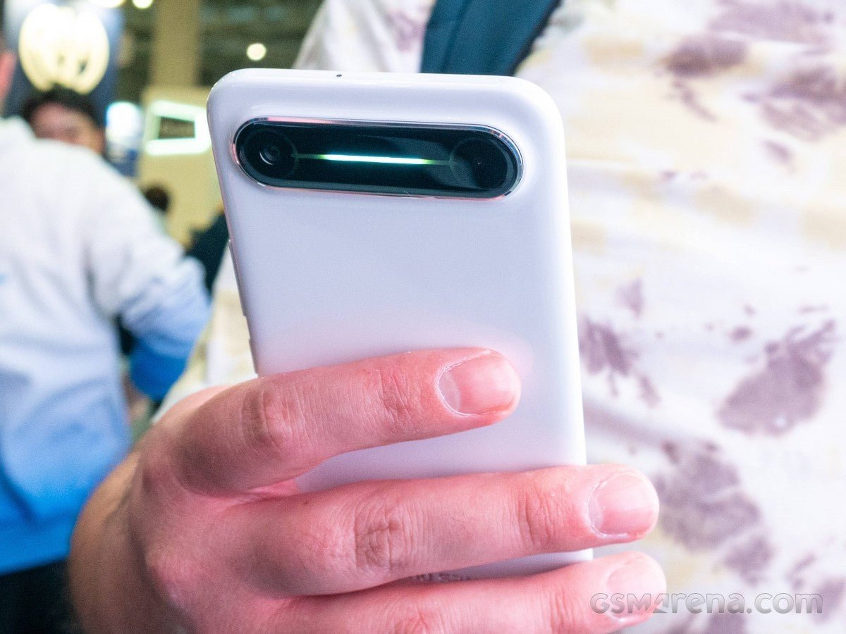 Tecno Spark Slim, ince profiliyle Hindistan'a geliyor, işte fiyatı ne kadar olacak - Tekno Muaz
