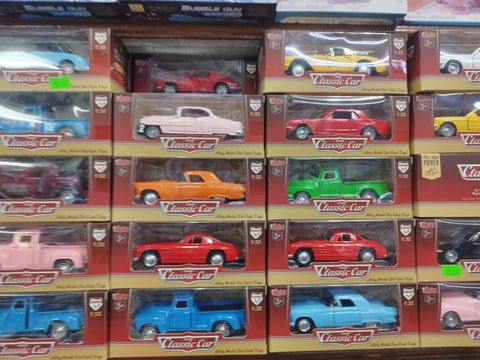 Classic Car 1:32 Diecast Metal Oyuncak Araba – Çek Bırak, Koleksiyonluk Klasik Model ürünü - Aksesuar kategorisi | Tekno Muaz